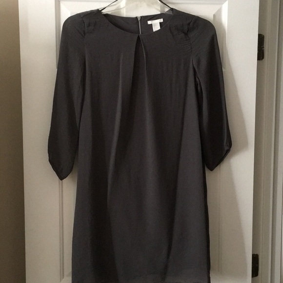 Gray Crepe Shift Dress - Picture 3 of 6